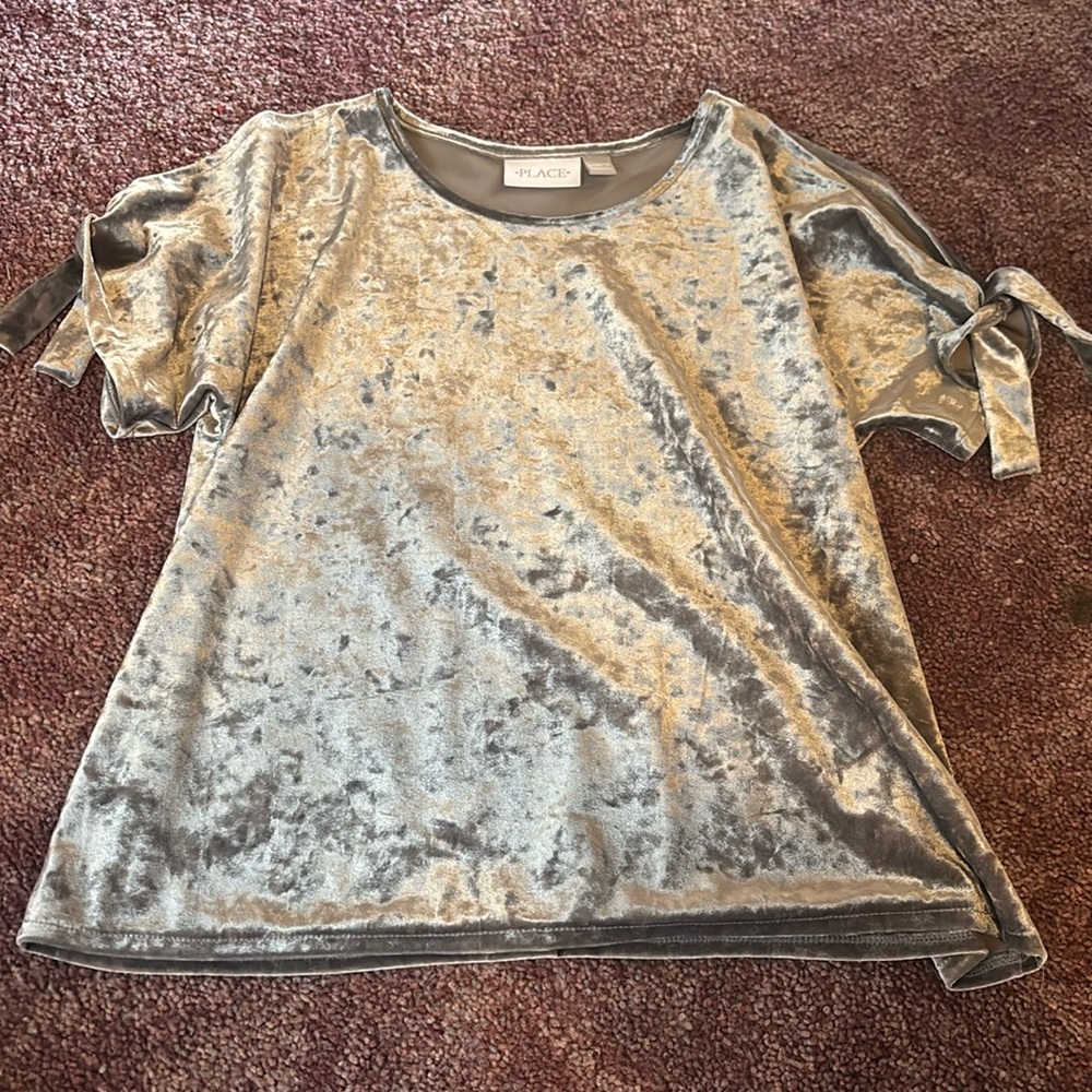Velvet grey off the shoulder grey t shirt size 10/12 from the Children’s Place